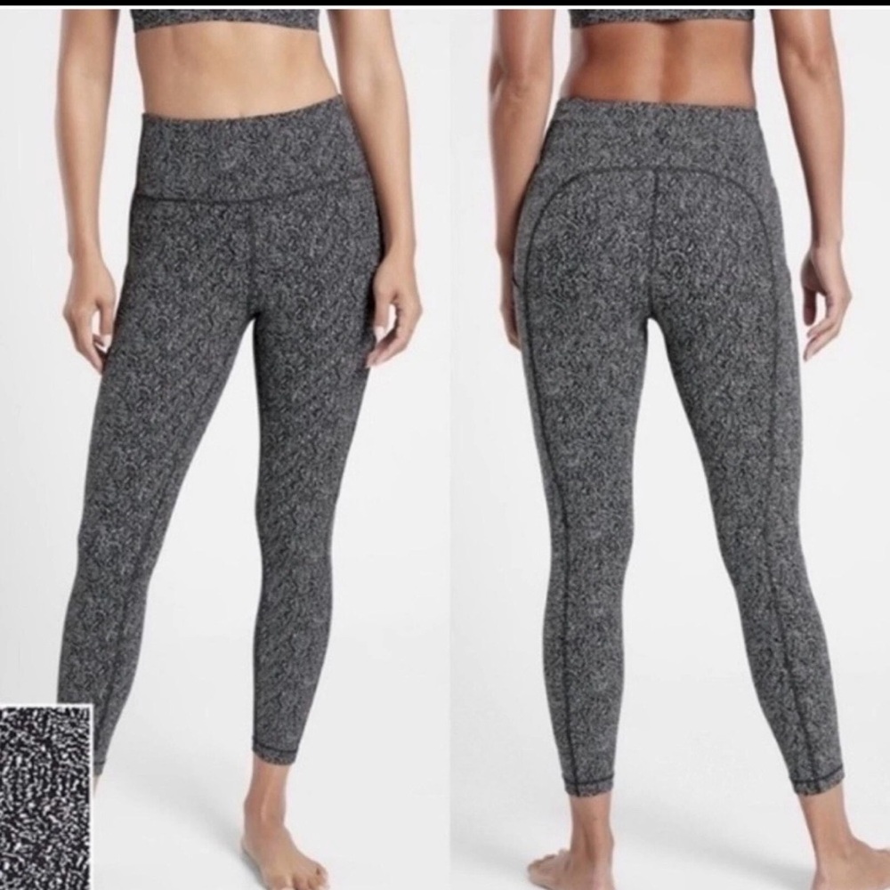 Athleta Ultimate Stash Textured Tight 7/8 Leggings Static Black White XS (1054)